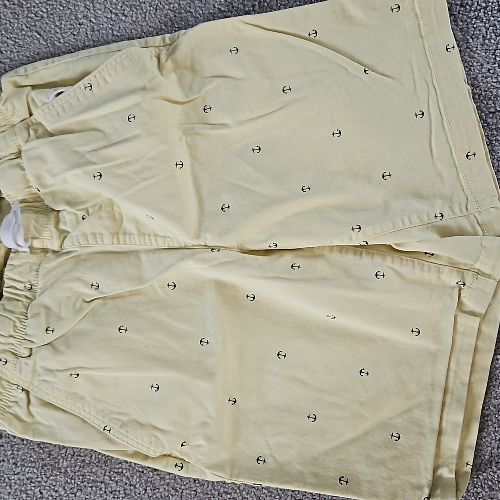 Old Navy yellow anchor shorts size 18